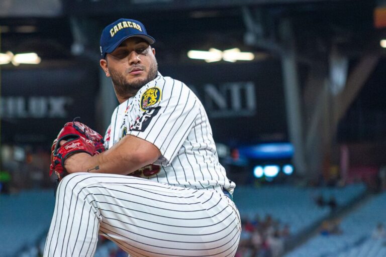 Dos dominicanos entre siete jugadores suspendidos por dopaje en la liga venezolana de béisbol