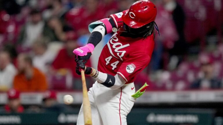 Elly De La Cruz conecta su jonrón 21, pero los Rojos caen ante Piratas en plena lucha por el comodín