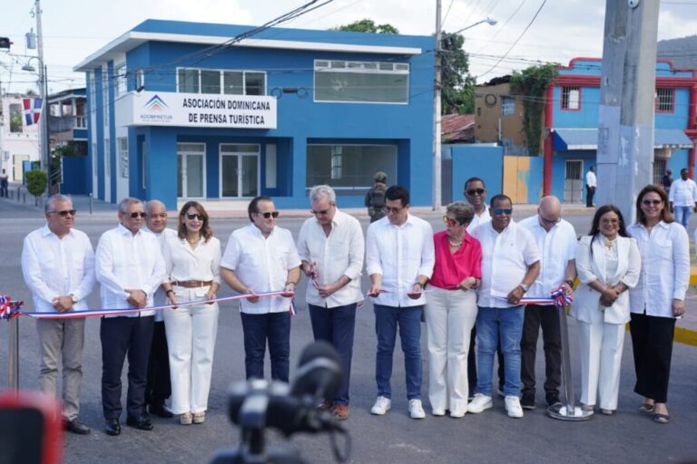 Gobierno inaugura tres obras en Puerto Plata construídas a un monto superior a los RD$262 millones