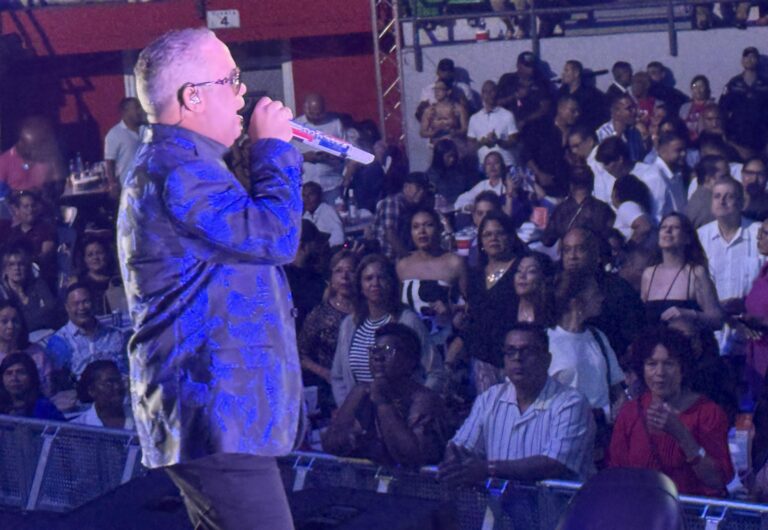 Héctor Acosta “El Torito” recibido de pies en su debut panameño