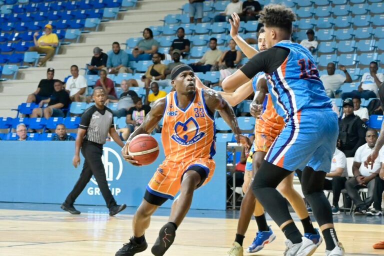 Huellas del Siglo doblega a Los Prados con ofensiva de Egbuta y Miranda en el TBS Distrito 2025