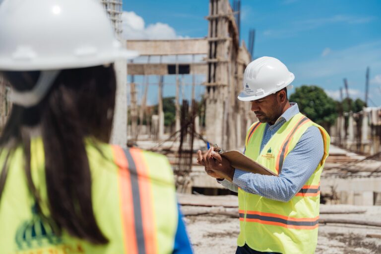 MIVED realiza operativo de supervisión para seguridad en excavaciones y edificaciones en más de 120 obras en el Distrito Nacional