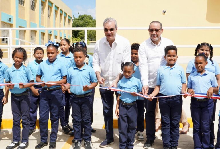 Gobierno entrega dos escuelas en Puerto Plata que garantizarán educación de calidad a más de mil estudiantes