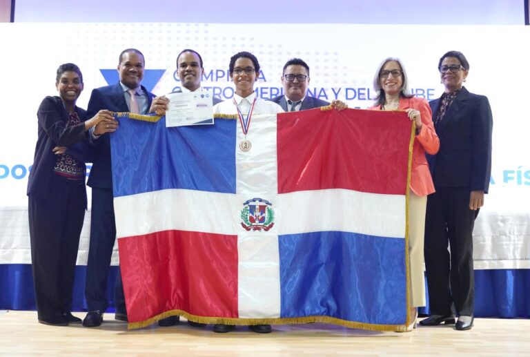 RD obtiene medalla en la décima Olimpiada Centroamericana y del Caribe de Física