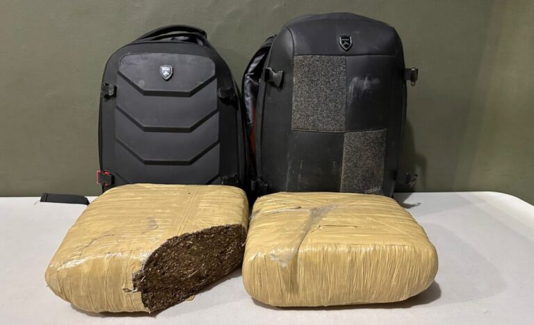 Cinco haitianos dejan abandonadas casi 20 libras de marihuana en Dajabón; Ejército incauta la droga