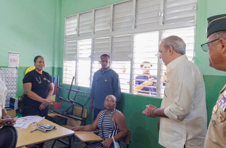 Presidente supervisa operativo del Ministerio de Defensa en Puerto Plata