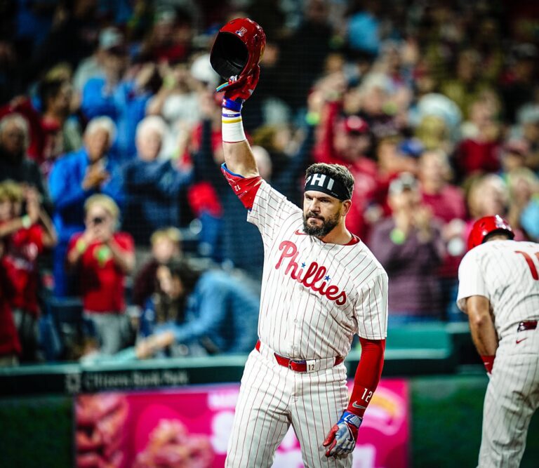 Schwarber llega a 50 jonrones con los Filis