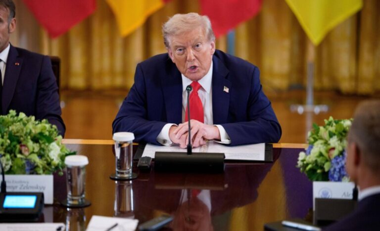 Trump revela Estados Unidos atacó a un barco cargado con drogas proveniente de Venezuela