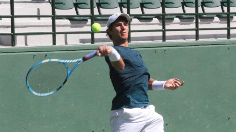 Ucrania se adelanta 2-0 sobre República Dominicana en la Copa Davis
