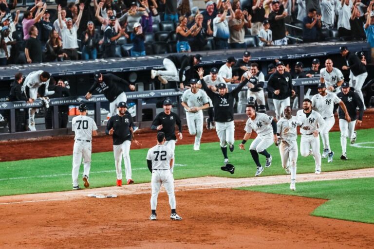 Yankees aseguran su boleto a la postemporada con dramático triunfo sobre los White Sox
