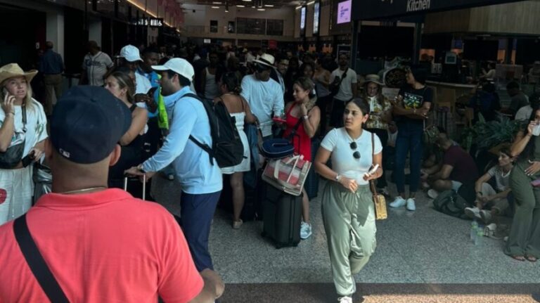 Apagón afecta el AILA ; Aerodom recomienda a pasajeros no acudir hasta restablecerse la energía