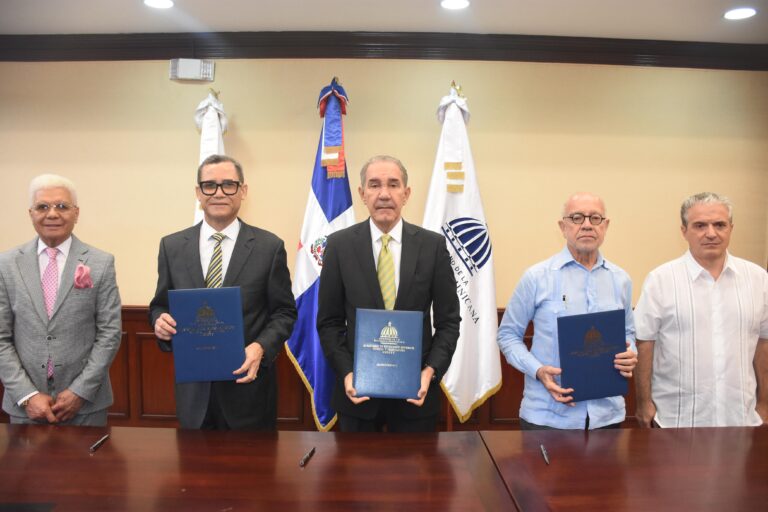 Gobierno y sector privado buscan fortalecer turismo y crear empleos dignos en el Este mediante acuerdo