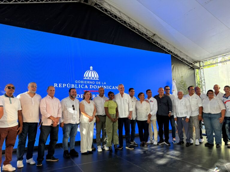 Presidente Abinader dispone RD$2,000 millones para construcción de 25 polideportivos a nivel nacional