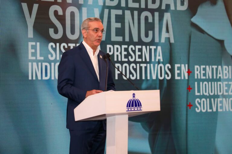 Presidente Abinader destaca estabilidad del sistema financiero nacional con activos superiores a los RD$4 billones y crecimiento ininterrumpido de 85.6%