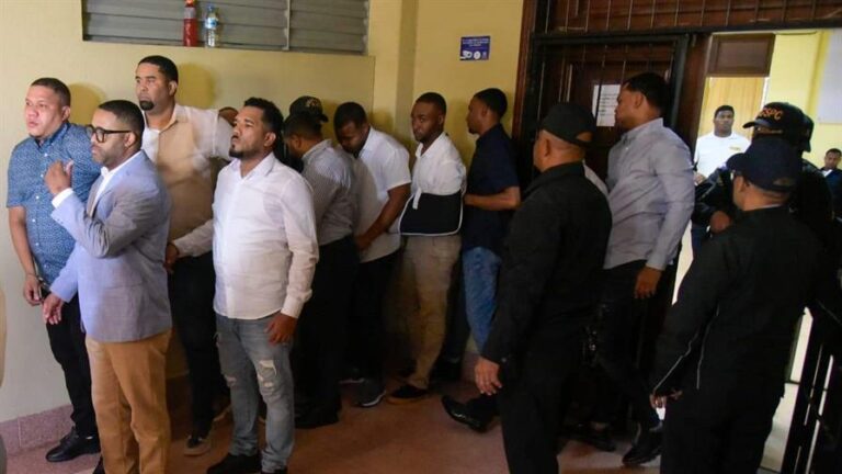 Jueza aplaza audiencia de coerción contra 11 policías acusados de masacre en La Barranquita