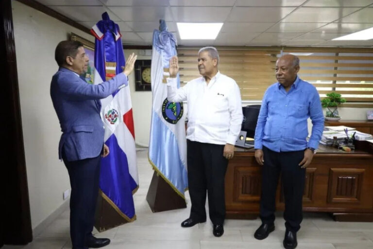 Presidente Abinader destituye al director del IAD; designa a Darío Castillo Lugo  en forma interina