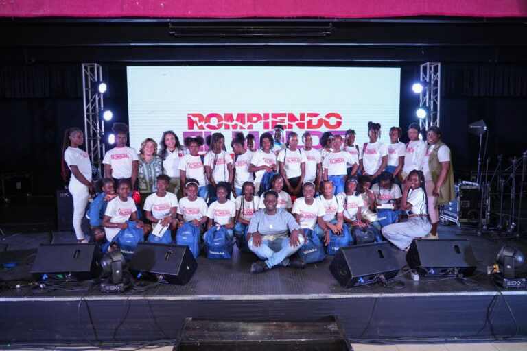 AHF República Dominicana llama a crear entornos seguros para las niñas en el Día Internacional de la Niña 2025