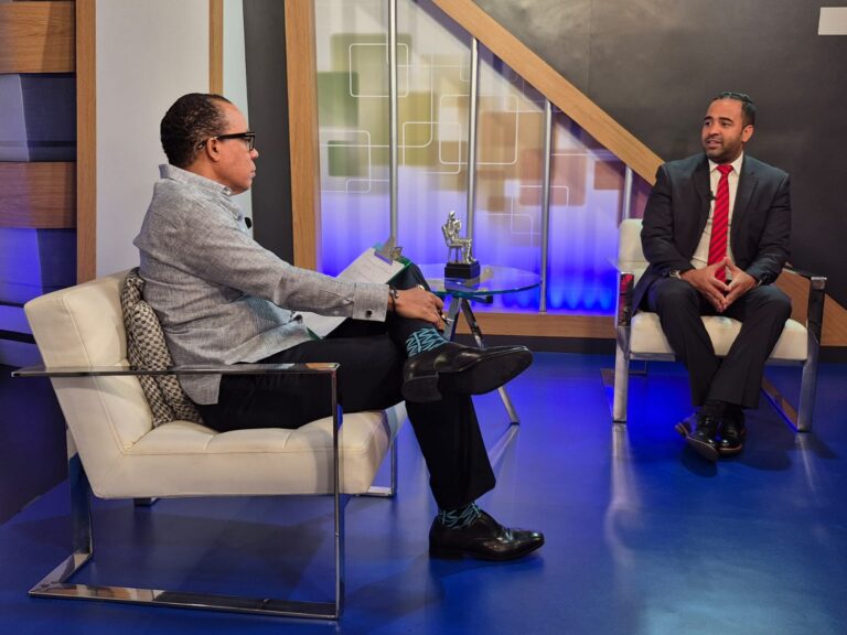 Economista Tavarez: “Veo en Senasa hay contubernio; fallan los reguladores; el pago intereses deuda es preocupante