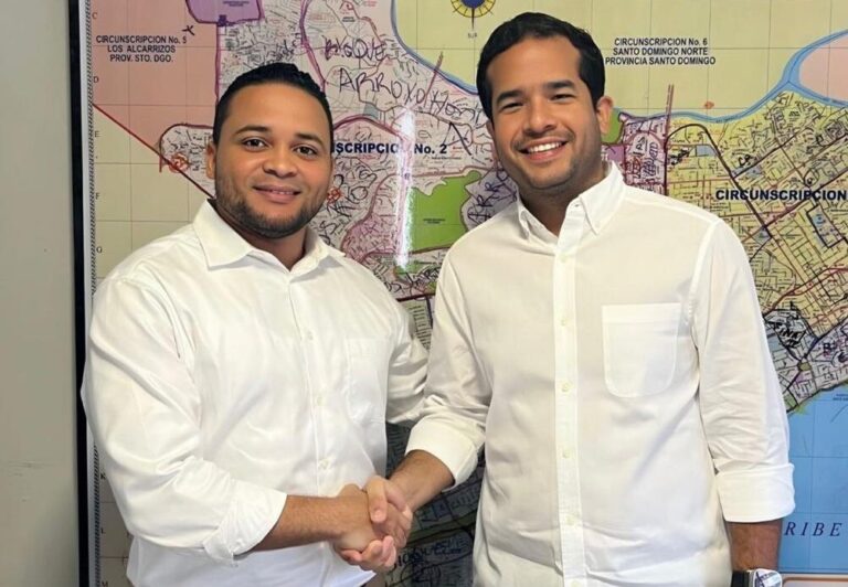 El regidor Persio Sánchez, de Cotuí, anuncia su ingreso a la Fuerza del Pueblo