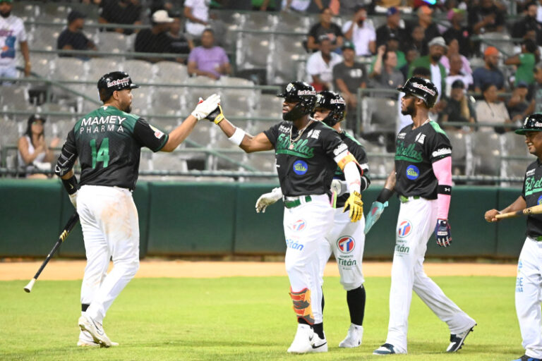 Rodolfo Castro da jonrón, produce 5 y las Estrellas superan a los Toros