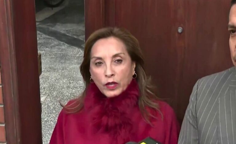 Expresidenta de Perú niega haber pedido asilo y afirma permanecerá en el país