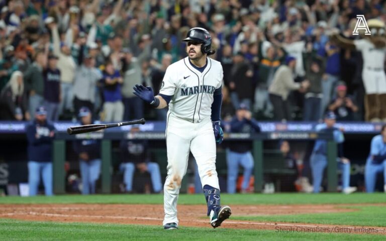 Grand slam de Eugenio Suárez coloca a los Marineros a una victoria de su primera Serie Mundial