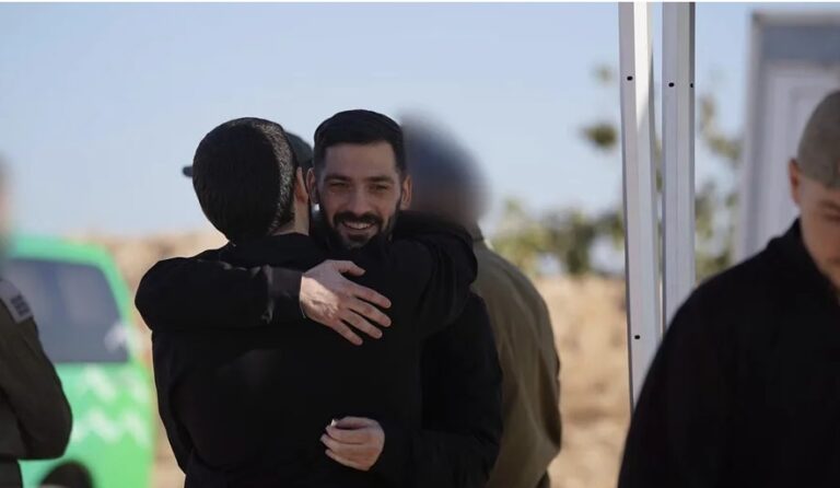 Hamás entrega a todos los rehenes vivos en Gaza y ya no tiene a ninguno en su poder