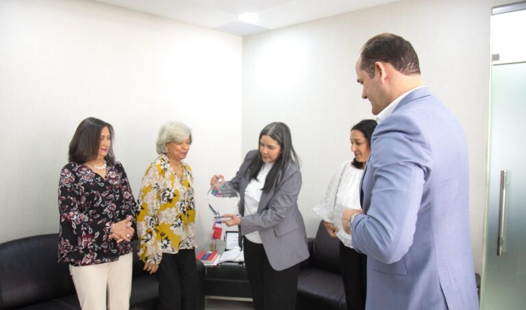 Pacientes de Alto Costo reconocen la labor de Adolfo Pérez al frente de Promese/Cal