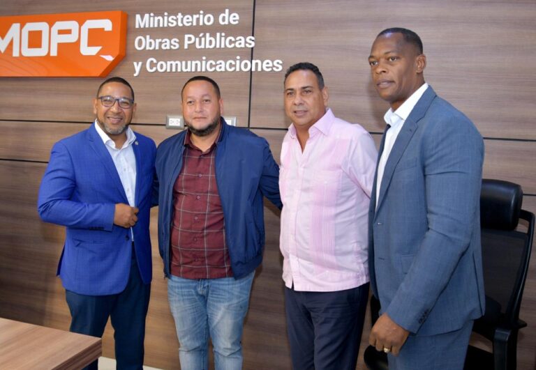 Senador Pedro Tineo encabeza reunión con ministro de Obras Públicas para buscar soluciones a problemáticas viales de Monte Plata