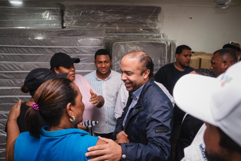 Fundación Refidomsa lleva ayuda a familias afectadas por las lluvias en el Distrito Nacional y Haina