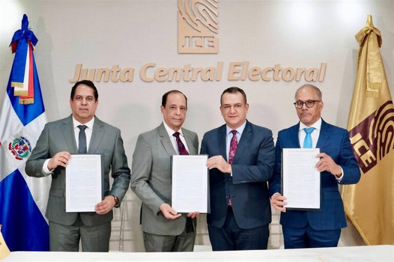 JCE y EMDOC firman contrato para suplir equipos, materiales y servicios para la nueva cédula