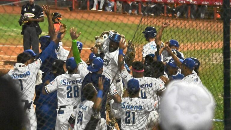 El Licey se impone otra vez ante los Leones con marcador de 8-2
