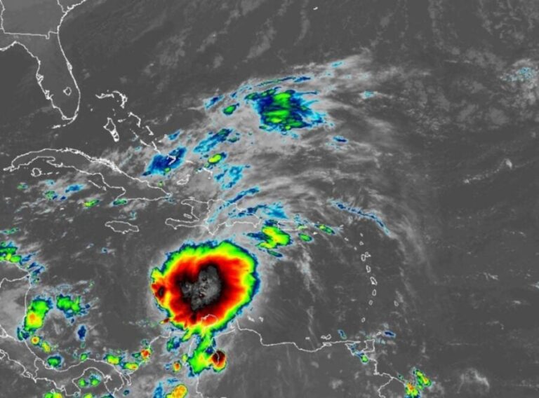 Indomet informa la tormenta Melissa se mantiene estacionaria a 445 kilómetros suroeste de Haití