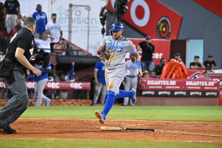 Gustavo Núñez y Cristhian Adames conducen triunfo del Licey sobre Gigantes