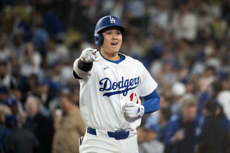 Ohtani conecta tres jonrones y lanza seis ceros para llevar a los Dodgers a la Serie Mundial
