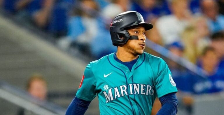 Marineros apabullan a Toronto y viajan a Seattle con ventaja 2-0 en la Serie de Campeonato