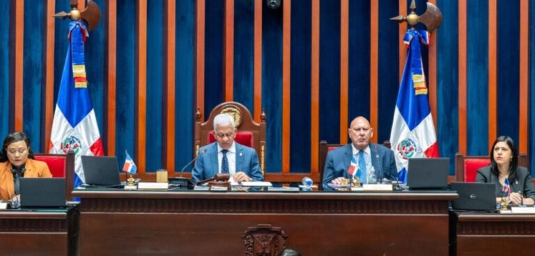 Senadores aprueban Código Laboral en segunda lectura; no tocan la cesantía
