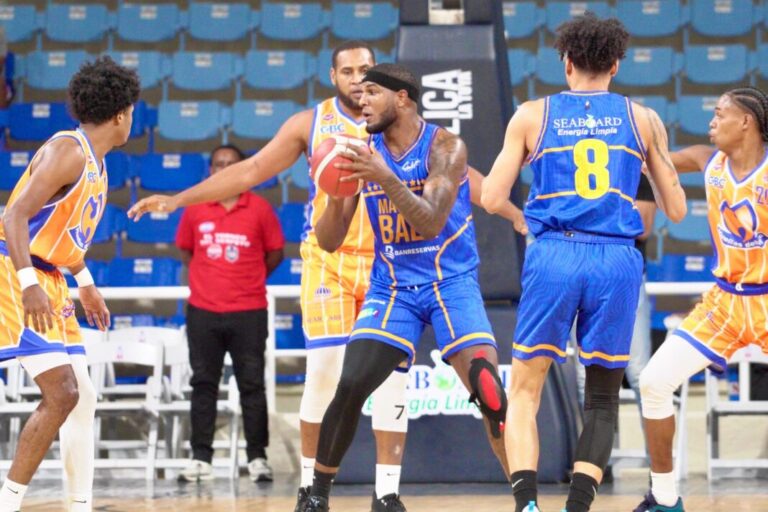 Los clubes San Carlos y Mauricio Báez triunfan en la jornada dominical