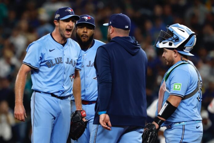 Scherzer desafía al tiempo y guía a los Blue Jays