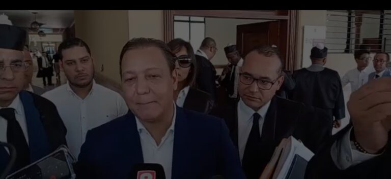 Abel Martínez acude al Tribunal Civil para reclamar levantamiento de embargos abusivos