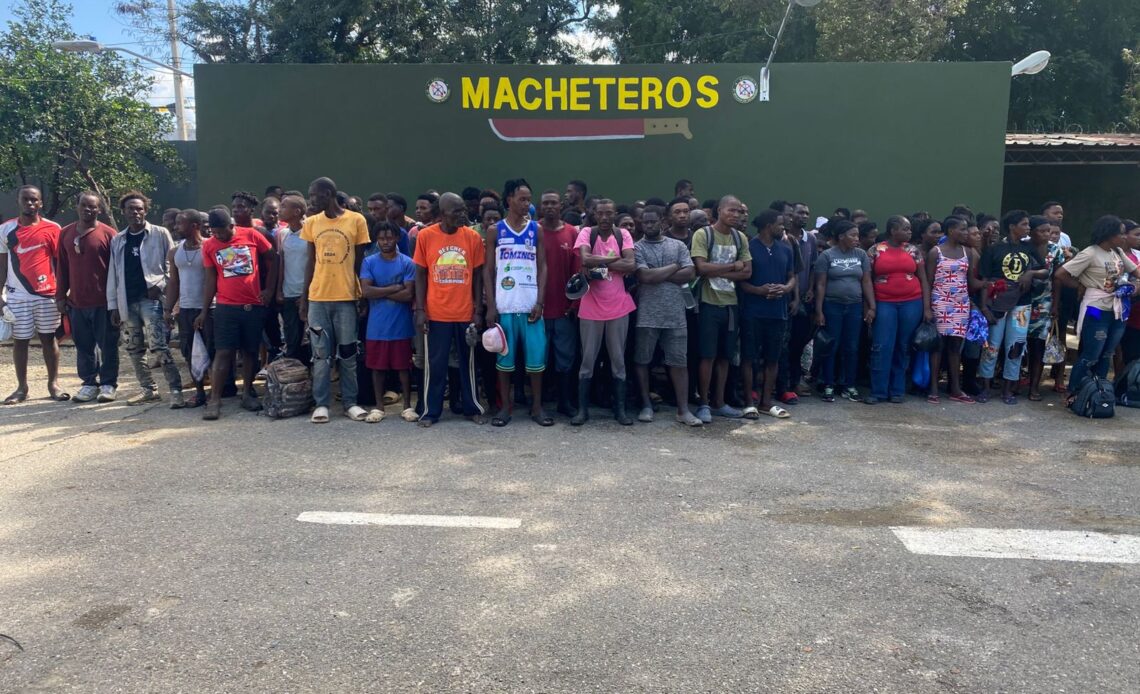 Ejército intercepta 130 haitianos ilegales  en la provincia Valverde