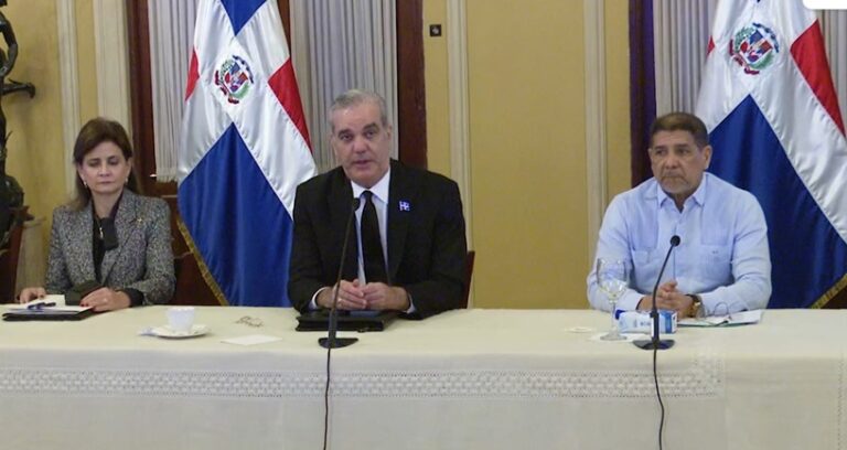 Presidente Abinader se reúne con funcionarios para continuar evaluando seguimiento a daños causados por fenómeno atmosférico Melissa