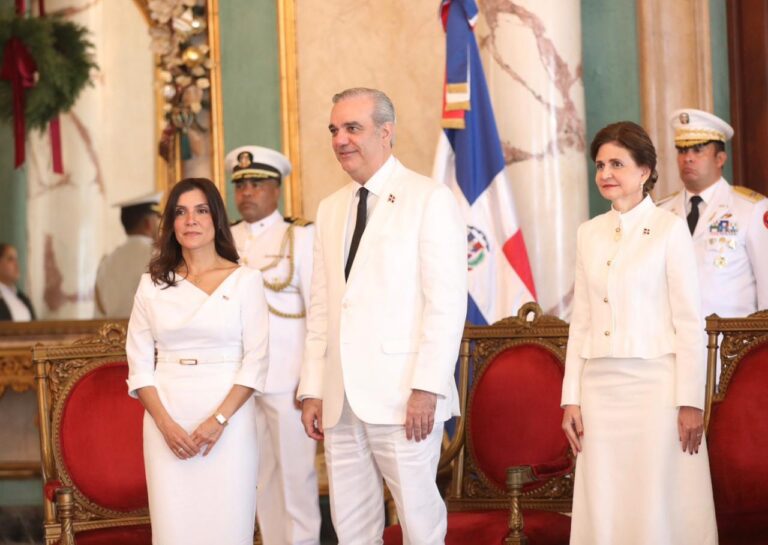 Presidente Abinader recibe siete nuevos embajadores y fortalece relaciones internacionales