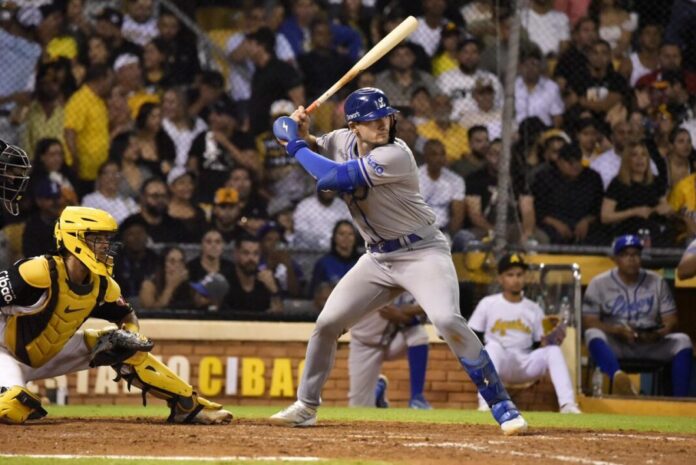 Doblete de Senger impulsa triunfo azul ante Águilas