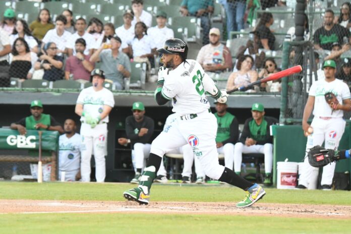 ESTRELLAS BLANQUEAN LICEY