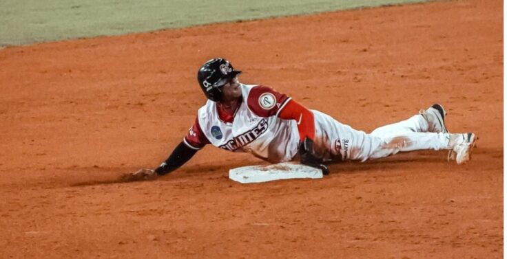 Gigantes frenan racha negativa con triunfo 3-1 sobre las Estrellas