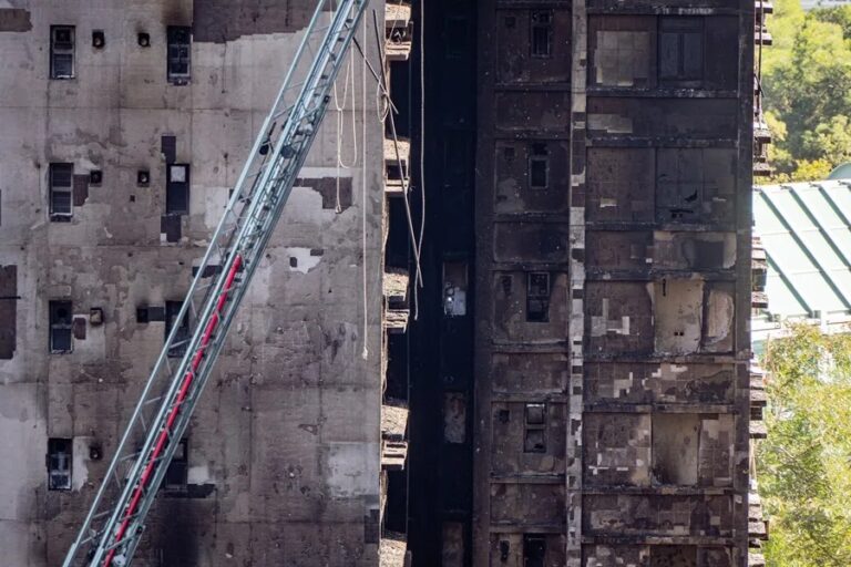 Hong Kong localiza ilesos a 144 desaparecidos y mantiene a 150 sin contactar tras el incendio