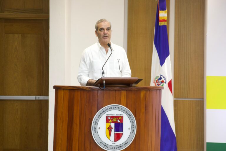 Reportaje- Abinader asegura ha desarrollado el país en el Cibao, Este, Sur y el Gran Santo Domingo