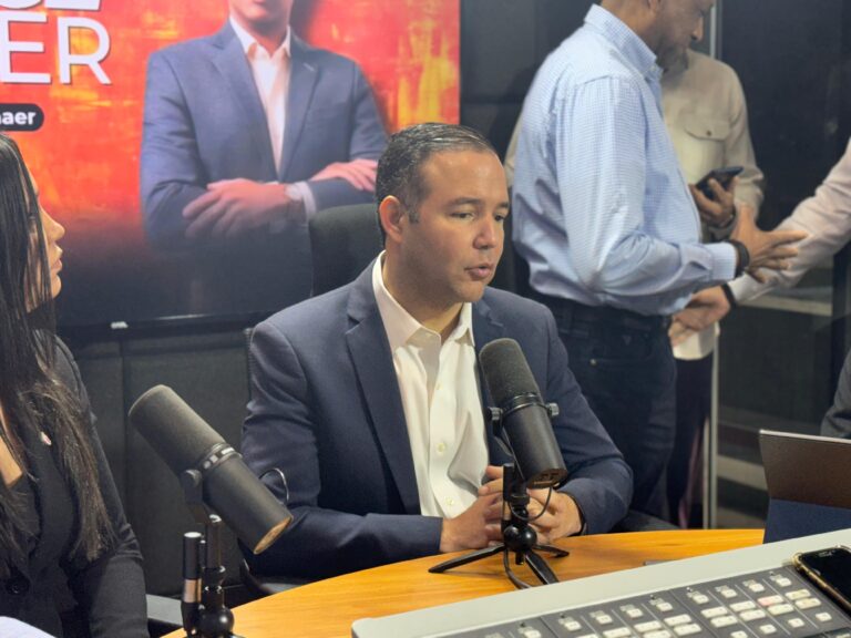 Johnny Pujols destaca avances del PLD y advierte sobre amenazas al sistema democrático durante recorrido provincial en Santiago