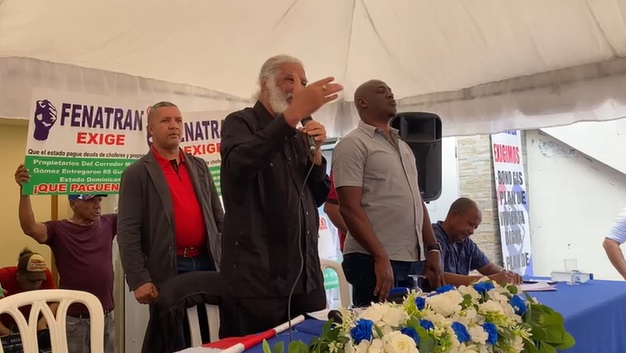 Juan Hubieres se queja de que el Día del chófer lo encuentra sin pensiones, sin Bonogas y mucha corrupción en combustible subsidiado